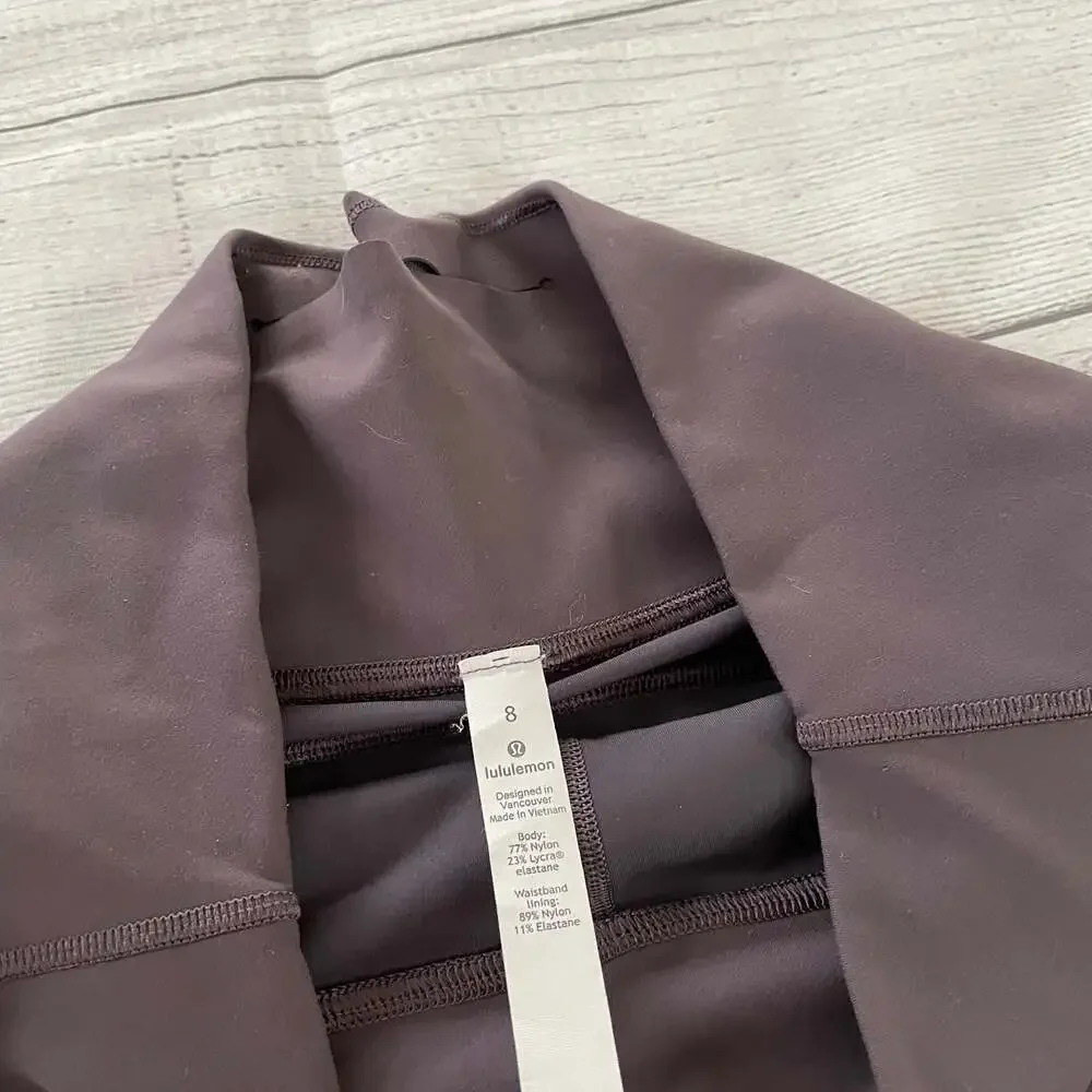 Lululemon In Movement Tight Leggings Crop 19” Women 8 Black Currant